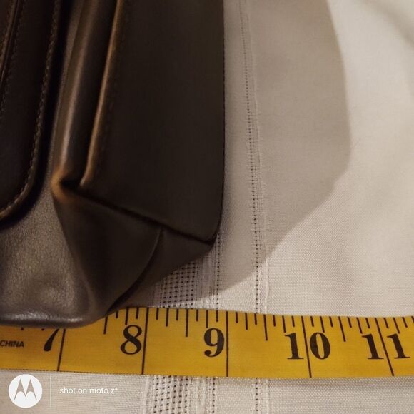 Liz Claiborne Brown Leather Shoulder Bag Purse - Picture 15 of 16